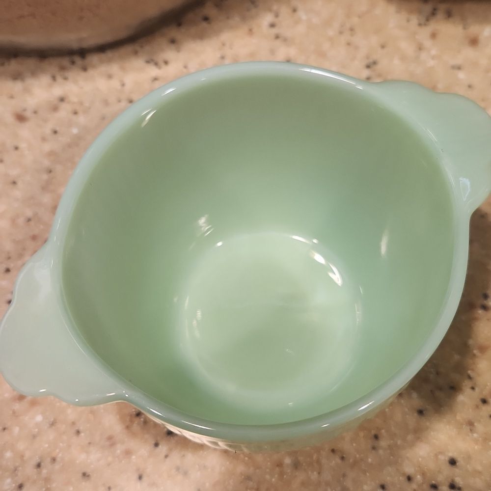 Vintage Jadeite Fire King Sugar and Creamer Set - Picture 4 of 6